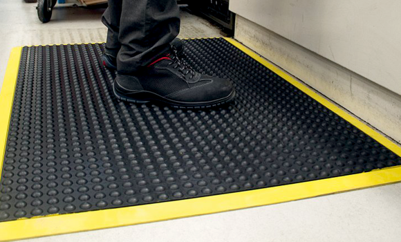 Tapis ergonomiques pour le poste de travail